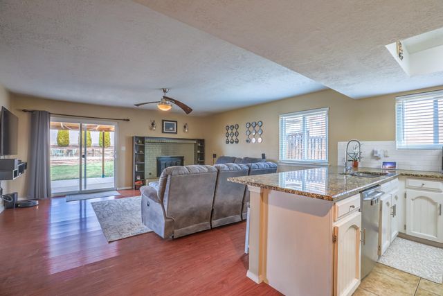 11109 Hagen Road NE, Albuquerque, NM 87111