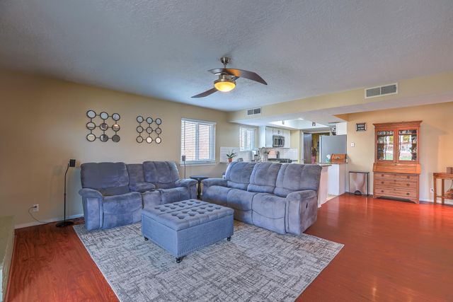 11109 Hagen Road NE, Albuquerque, NM 87111