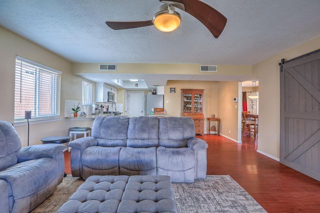 11109 Hagen Road NE, Albuquerque, NM 87111