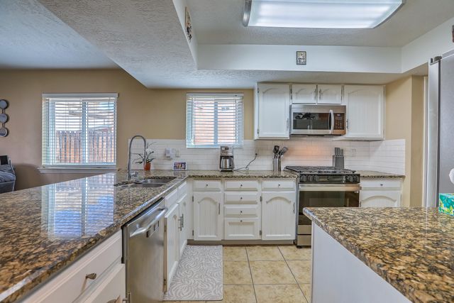 11109 Hagen Road NE, Albuquerque, NM 87111