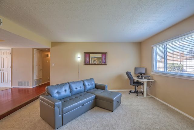 11109 Hagen Road NE, Albuquerque, NM 87111