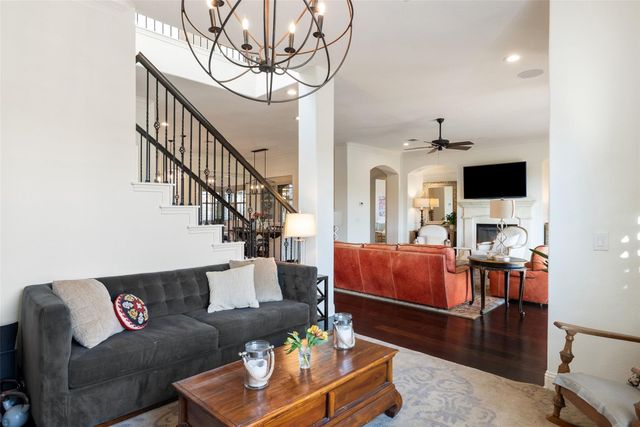 209 Rocky Coast DR, Lakeway, TX 78738