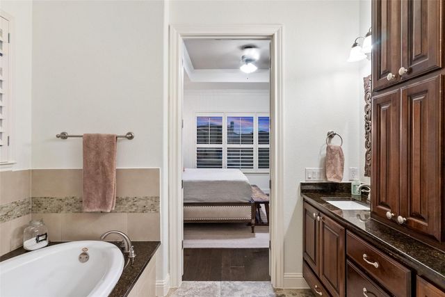 209 Rocky Coast DR, Lakeway, TX 78738