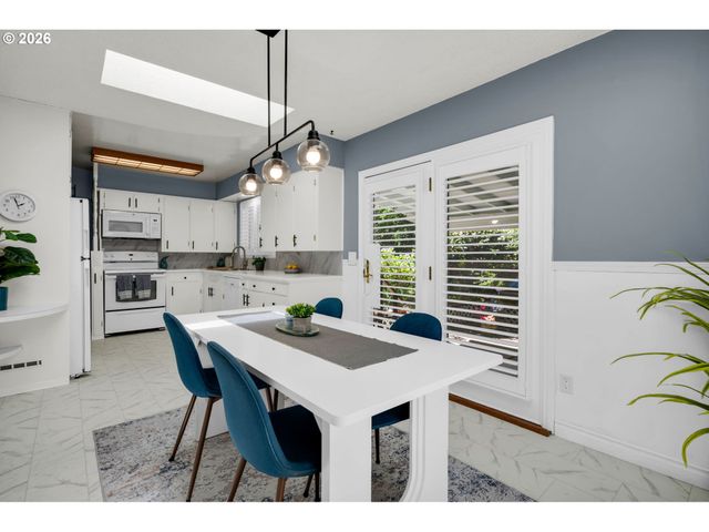 2301 Ne 130TH Ave, Portland, OR 97230