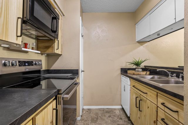 4859 Cedar Springs Road 355, Dallas, TX 75219