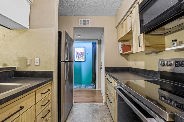 4859 Cedar Springs Road 355, Dallas, TX 75219