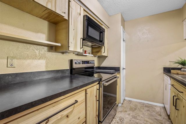 4859 Cedar Springs Road 355, Dallas, TX 75219