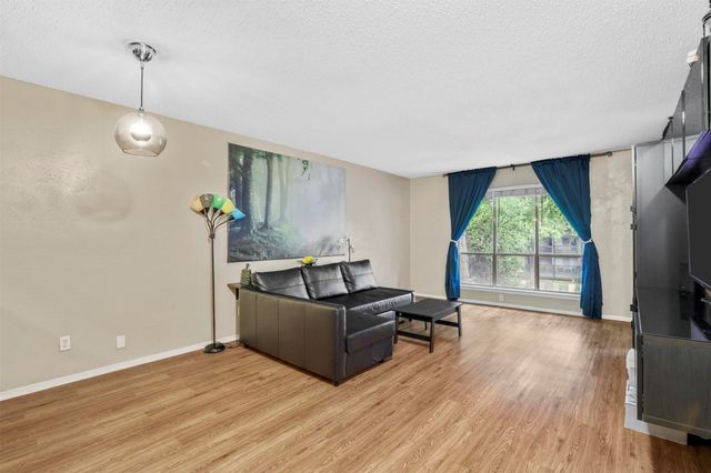 4859 Cedar Springs Road 355, Dallas, TX 75219
