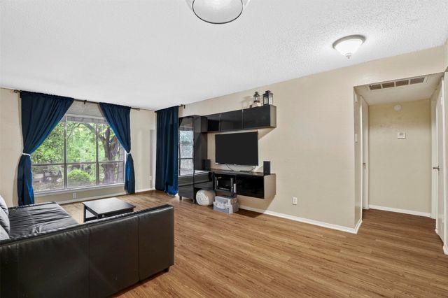4859 Cedar Springs Road 355, Dallas, TX 75219