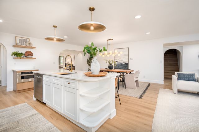 1618 Loree, Dallas, TX 75228
