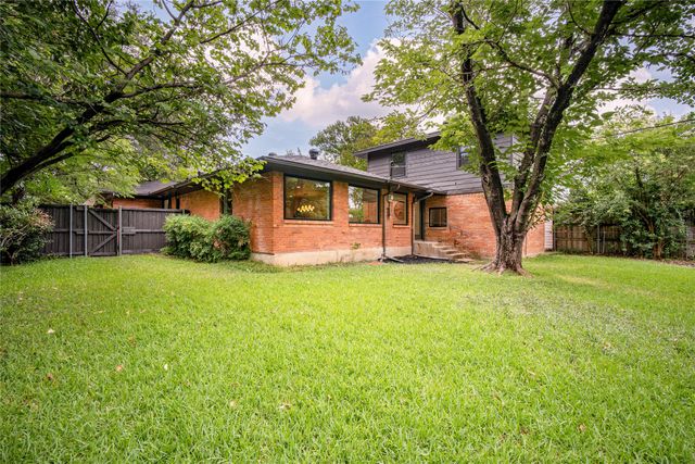 1618 Loree, Dallas, TX 75228