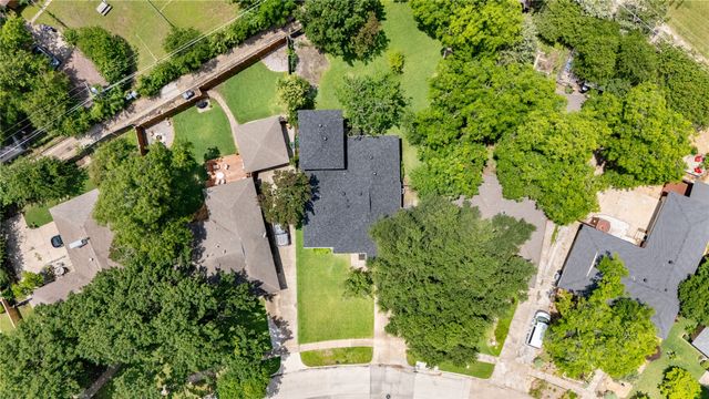1618 Loree, Dallas, TX 75228