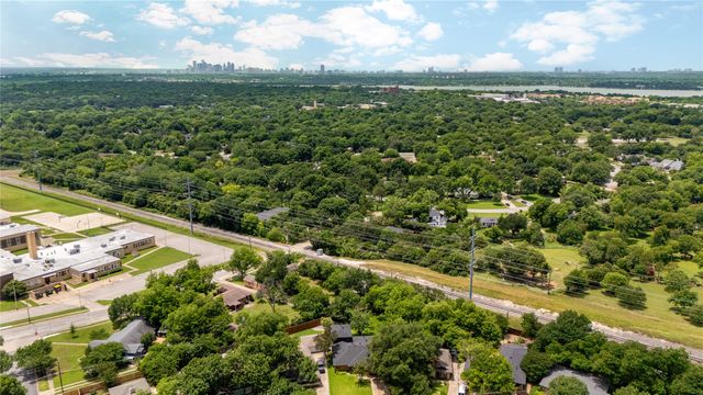 1618 Loree, Dallas, TX 75228