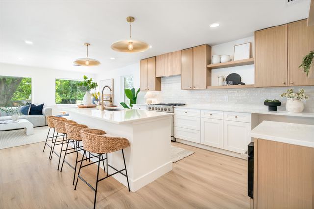 1618 Loree, Dallas, TX 75228