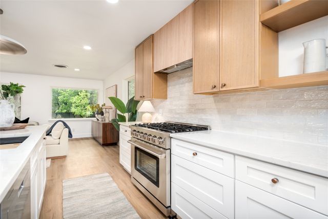 1618 Loree, Dallas, TX 75228