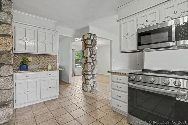 2003 N Main Street, Owasso, OK 74055