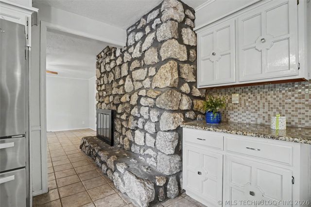 2003 N Main Street, Owasso, OK 74055