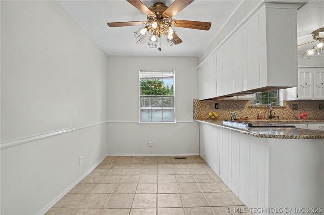 2003 N Main Street, Owasso, OK 74055