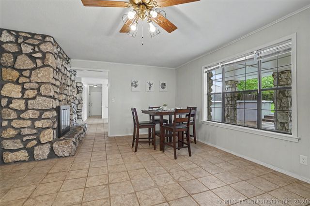 2003 N Main Street, Owasso, OK 74055