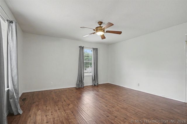 2003 N Main Street, Owasso, OK 74055