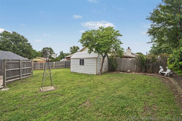2003 N Main Street, Owasso, OK 74055