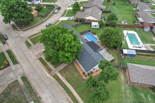 2003 N Main Street, Owasso, OK 74055