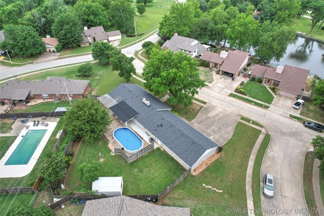 2003 N Main Street, Owasso, OK 74055