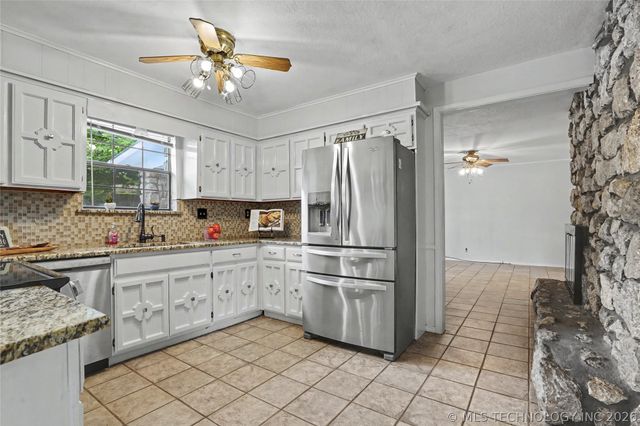 2003 N Main Street, Owasso, OK 74055