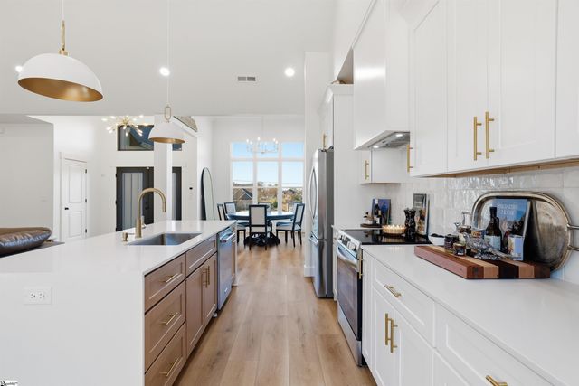 128 Cothran Road, Inman, SC 29349