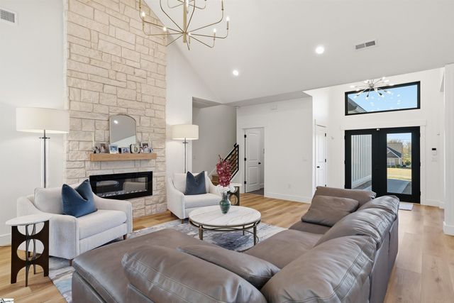 128 Cothran Road, Inman, SC 29349