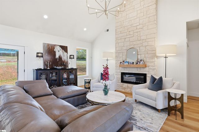 128 Cothran Road, Inman, SC 29349