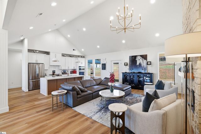 128 Cothran Road, Inman, SC 29349