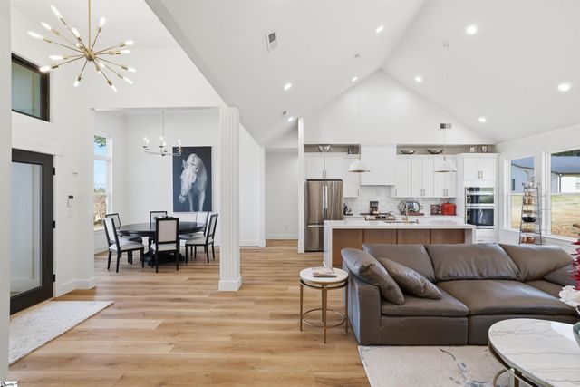 128 Cothran Road, Inman, SC 29349