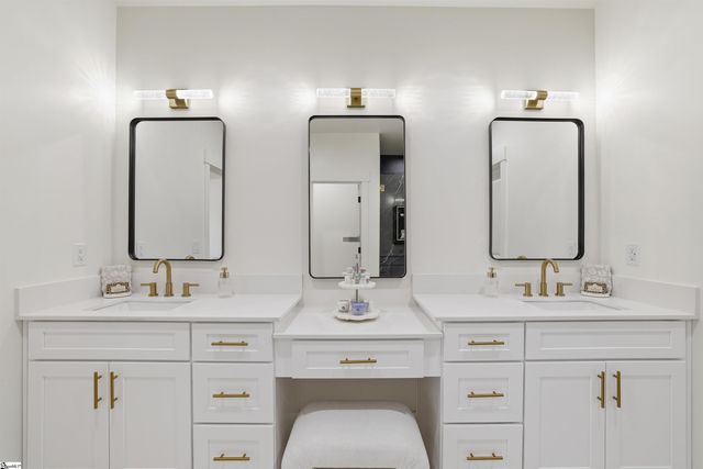 128 Cothran Road, Inman, SC 29349