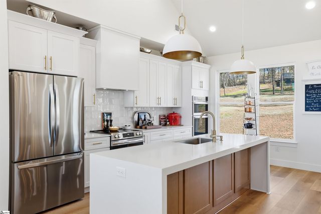 128 Cothran Road, Inman, SC 29349