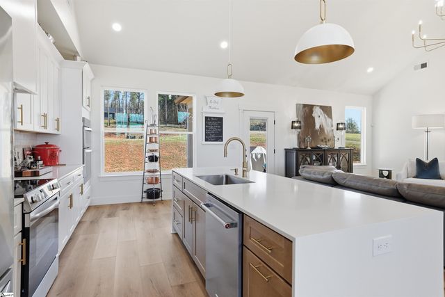 128 Cothran Road, Inman, SC 29349