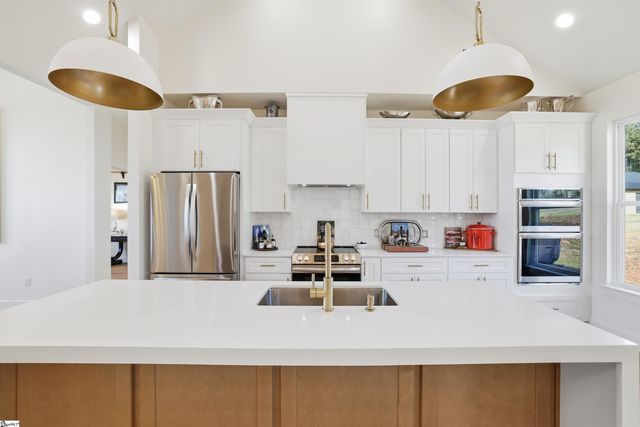 128 Cothran Road, Inman, SC 29349