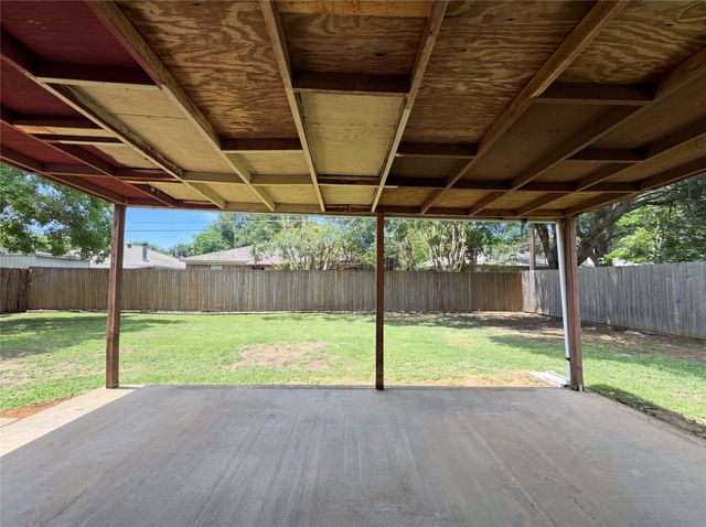 6304 Big Springs Drive, Arlington, TX 76001