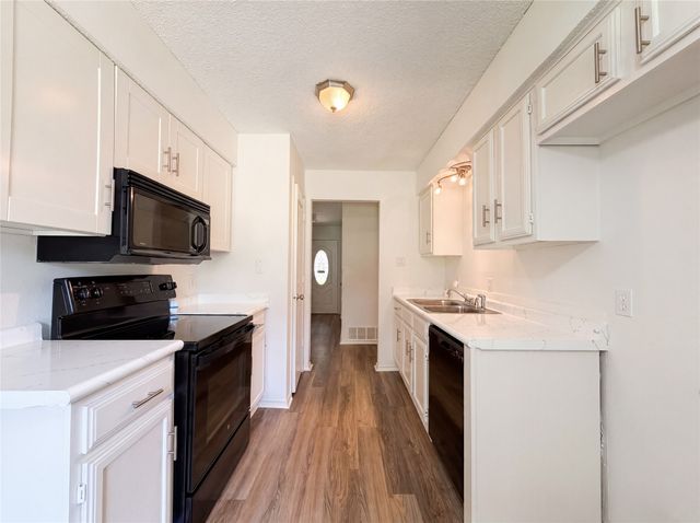 6304 Big Springs Drive, Arlington, TX 76001