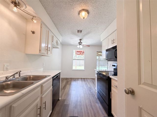 6304 Big Springs Drive, Arlington, TX 76001