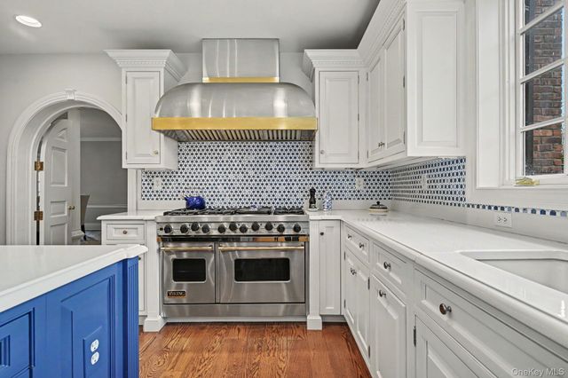 2 Park Drive S, Rye, NY 10580