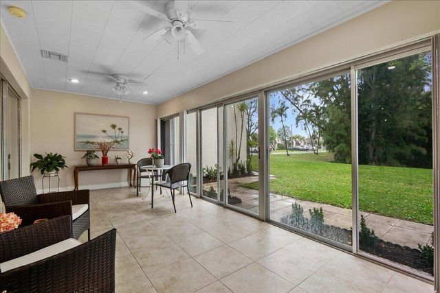 162 Lake Susan Lane, West Palm Beach, FL 33411