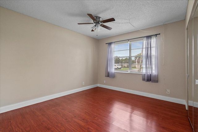 162 Lake Susan Lane, West Palm Beach, FL 33411