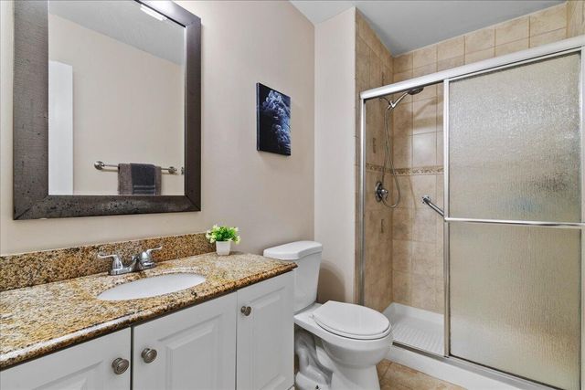 162 Lake Susan Lane, West Palm Beach, FL 33411