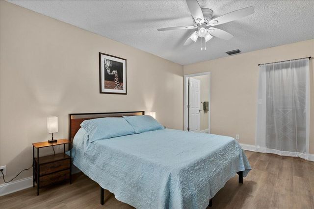 162 Lake Susan Lane, West Palm Beach, FL 33411