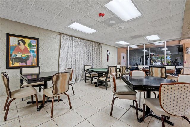 162 Lake Susan Lane, West Palm Beach, FL 33411