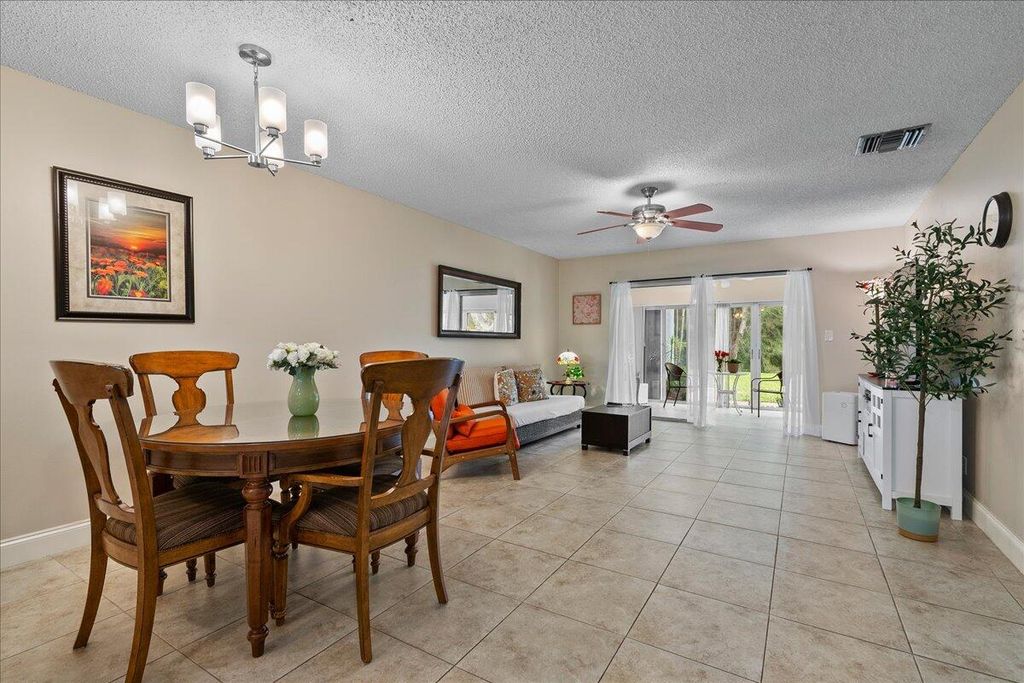 162 Lake Susan Lane, West Palm Beach, FL 33411