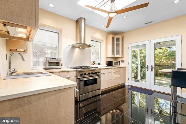 1405 31ST ST NW, Washington, DC 20007