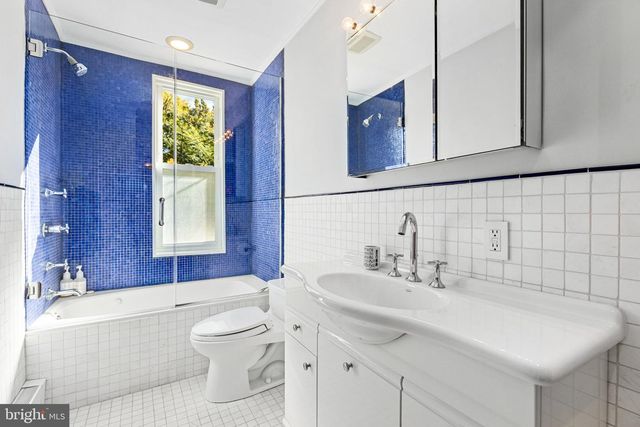 1405 31ST ST NW, Washington, DC 20007