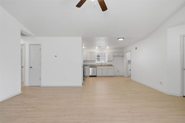 5715 Vancouver Place, Tulsa, OK 74107